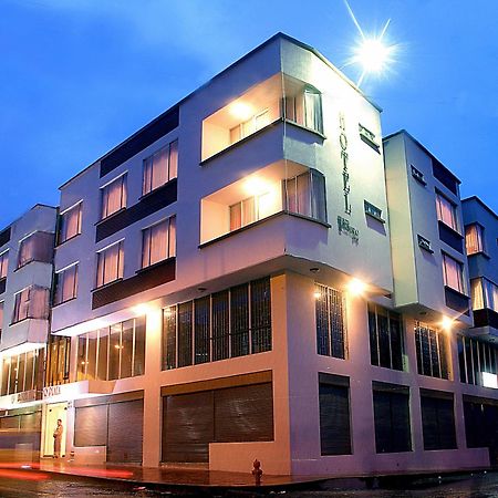 Hotel Fernando Plaza باستو المظهر الخارجي الصورة